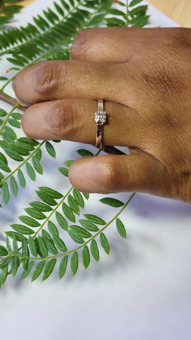 White Gold Solitair Ring