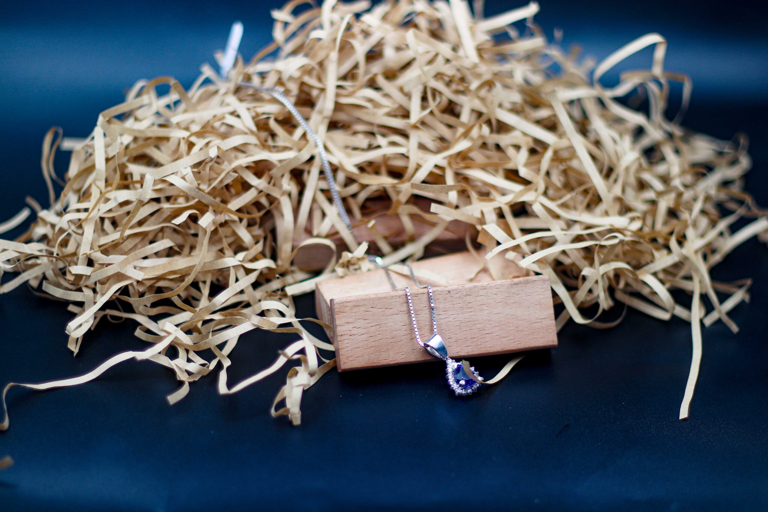 Trilliant Tanzanite Pendent - Image 5
