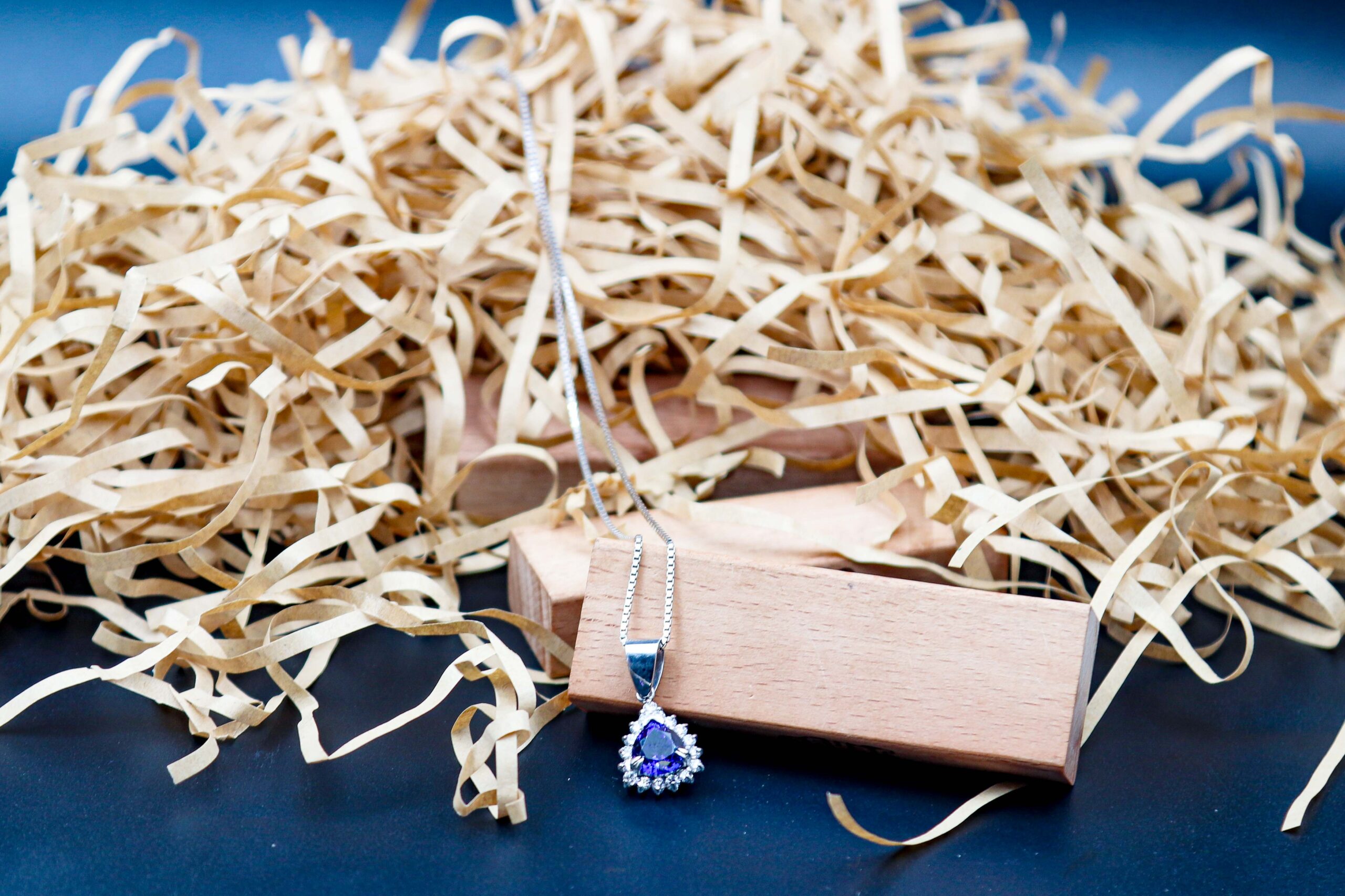 Trilliant Tanzanite Pendent - Image 3