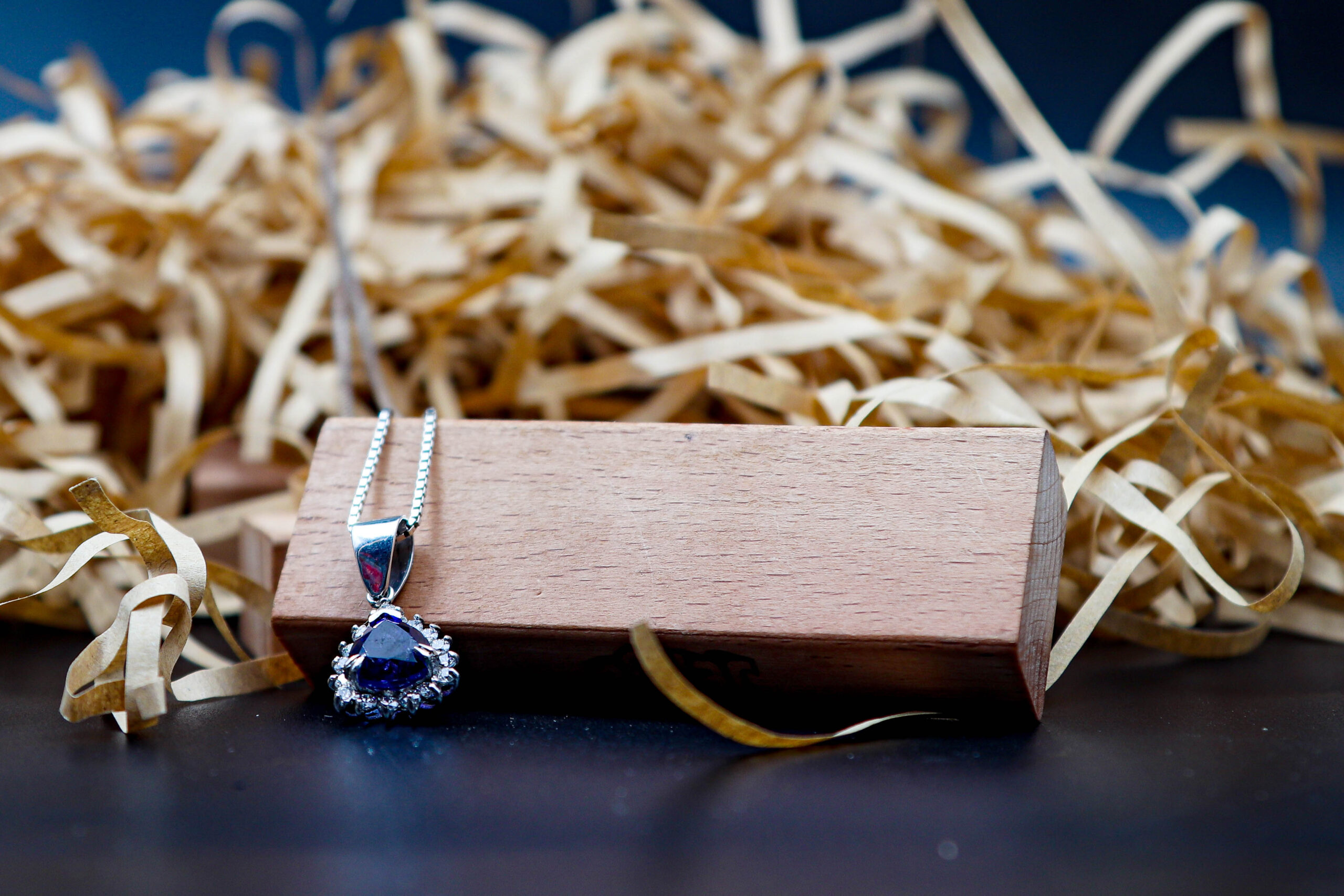 Trilliant Tanzanite Pendent - Image 2